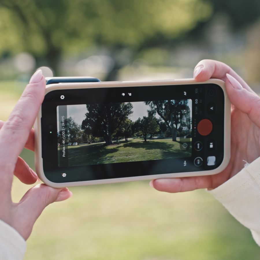Об'єктив Moment Anamorphic 1.33x Mobile Lens II PanaBlue (T-Series)