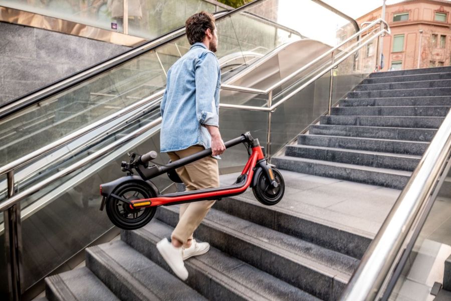 Электросамокат Ninebot Kickscooter D18E (Black/Red)