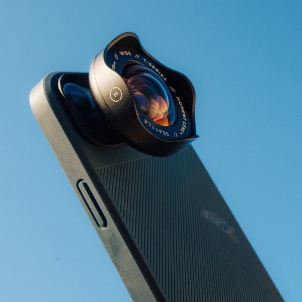 Обʼєктив Moment Wide 18mm Mobile Lens - T-series