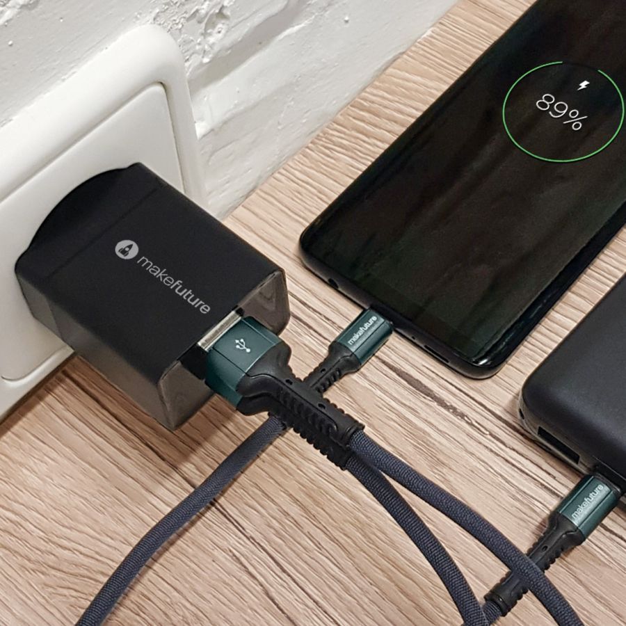 Зарядний пристрій мережевий MakeFuture 12W 2USB 2.4A Auto-ID Black